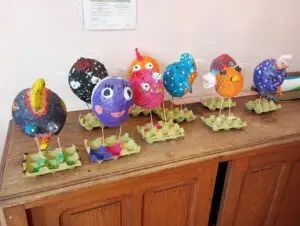 poule en papier maché